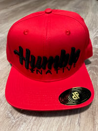 HN PUFF BLACK ON RED HAT