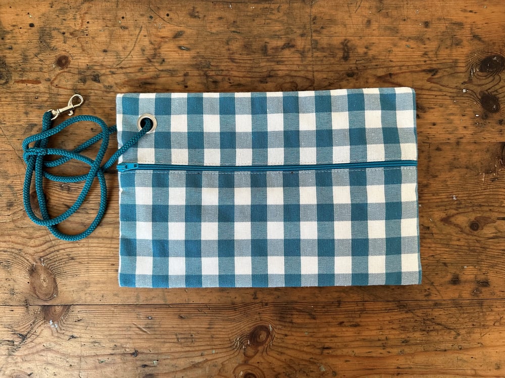 Image of Pochette Maureen grand - format avec cordon