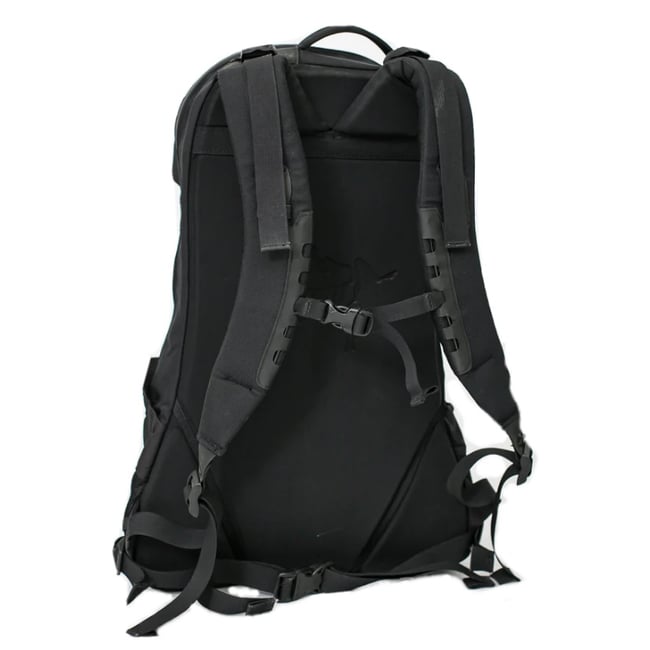 Arc'teryx Arro 22 Backpack - Black & Gold | WAY OUT CACHE