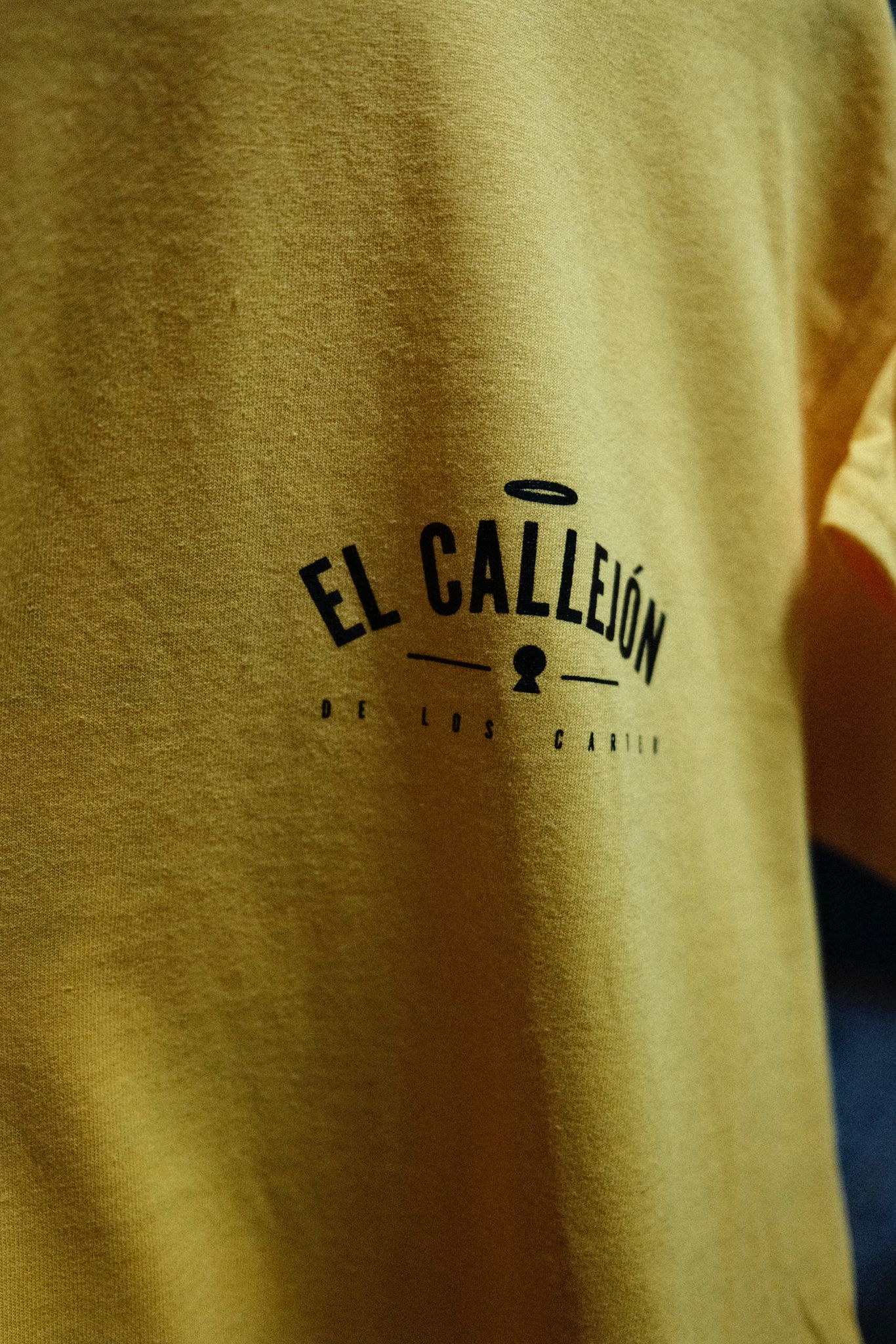 Image of T-Shirt ELCALLEJÓN Amarillo