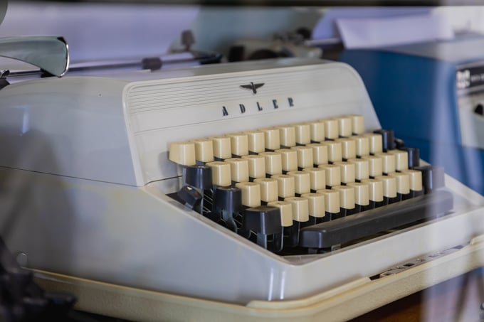 Image of 1970's Vintage Adler J2 Typewriter With Case & Manual