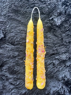 Image of 𝔏𝔦𝔱𝔥𝔞 𝔖𝔞𝔟𝔟𝔬𝔱 ℭ𝔞𝔫𝔡𝔩𝔢𝔰