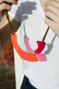 Image 1 of NECKLACE N401 _ NEON RED FUSHIA
