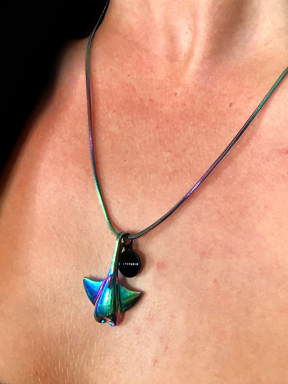 RAINBOW STINGRAY NECKLACE