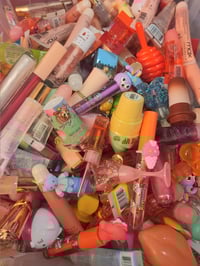 Image 3 of Lucky Lip Gloss Scoop
