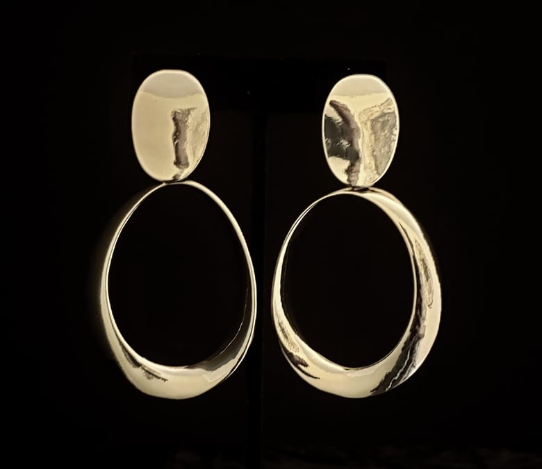 Image of Gold Circle Clip-On Earrings 