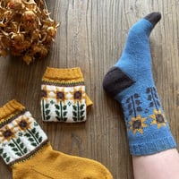 Image 4 of Patron chaussettes Sunflower fields socks
