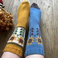 Image 5 of Patron chaussettes Sunflower fields socks
