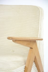 Image 4 of Fauteuil BUNNY velours cotelé