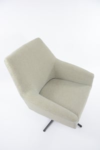 Image 4 of Fauteuils coquilles pivotantes or et mint