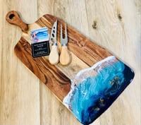 Image 1 of The Sunshine Coast Resin Classes - Cheeseboard and Knives Workshop 