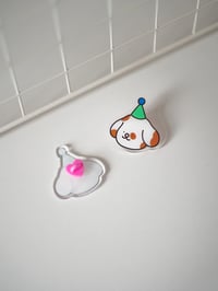 Party dog pin's