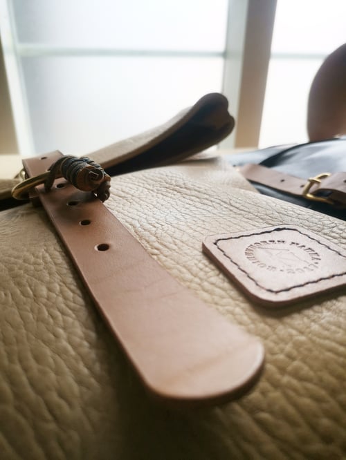 Image of The Rolltop Natural tumbled