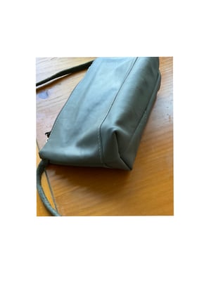 Image of *classic* grey leather shoulder bag