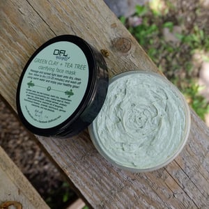 Image of Green clay + tea tree clarifying face mask