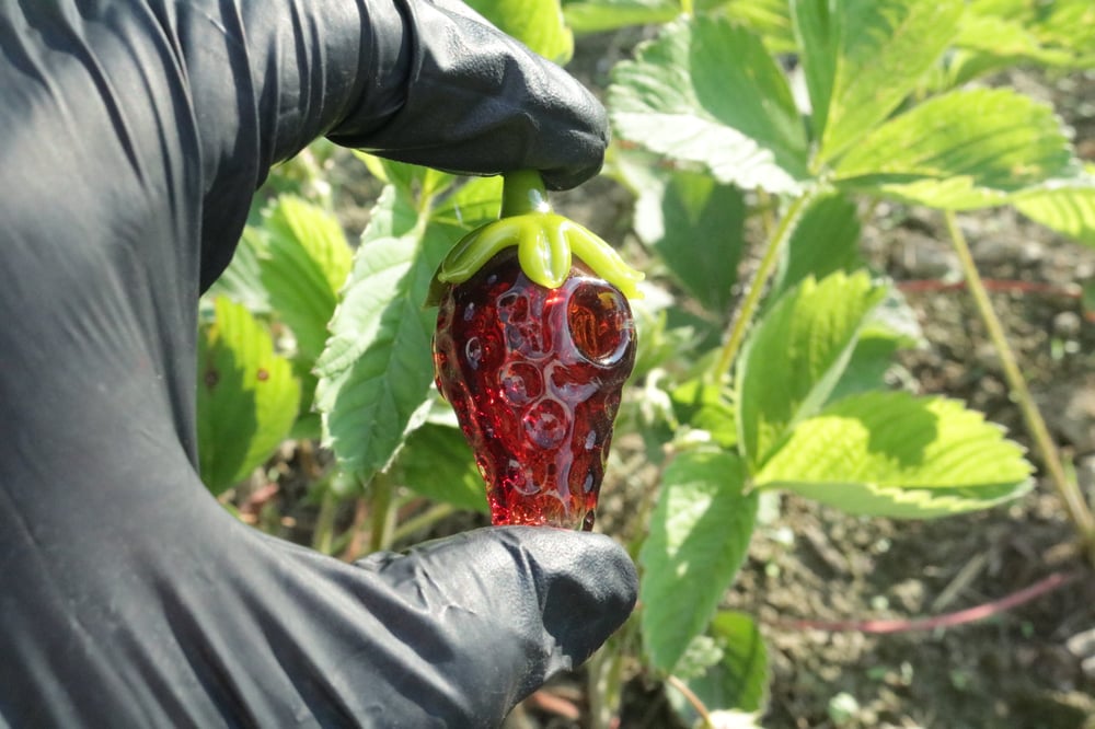 Hollow strawberry pendant 