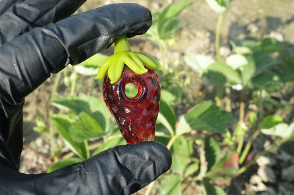 Hollow strawberry pendant 