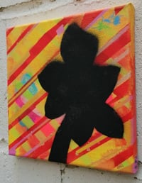 Image 3 of SEAN WORRALL - Amaryllis (Welcome) - Acrylic, gloss varnish on canvas, 20x20cm (May 2023)