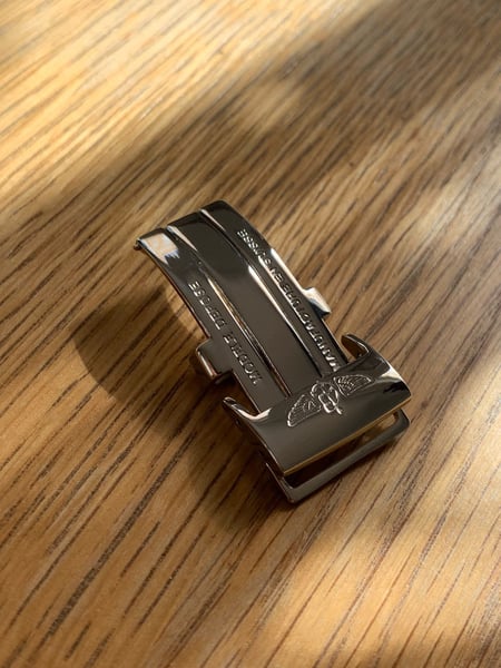 Image of 20mm high quality stainless steel silver buckle /clasp use for Breitling watch straps.