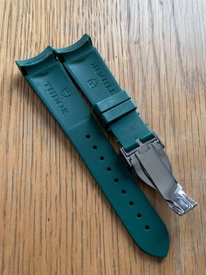 Image of Tudor NEW 22mm Green Rubber Strap/Band STRAIGHT Ends Compatible/For Tudor Watch