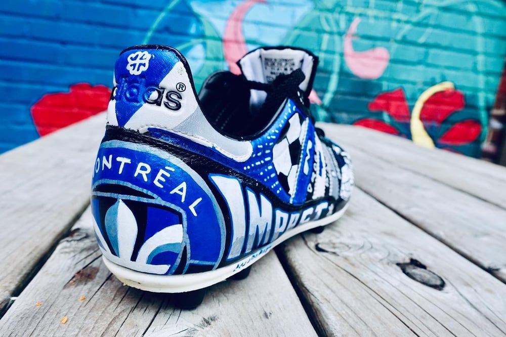 Image de Tribute au CF Montréal ( IMPACT ) sur soulier Adidas de soccer.