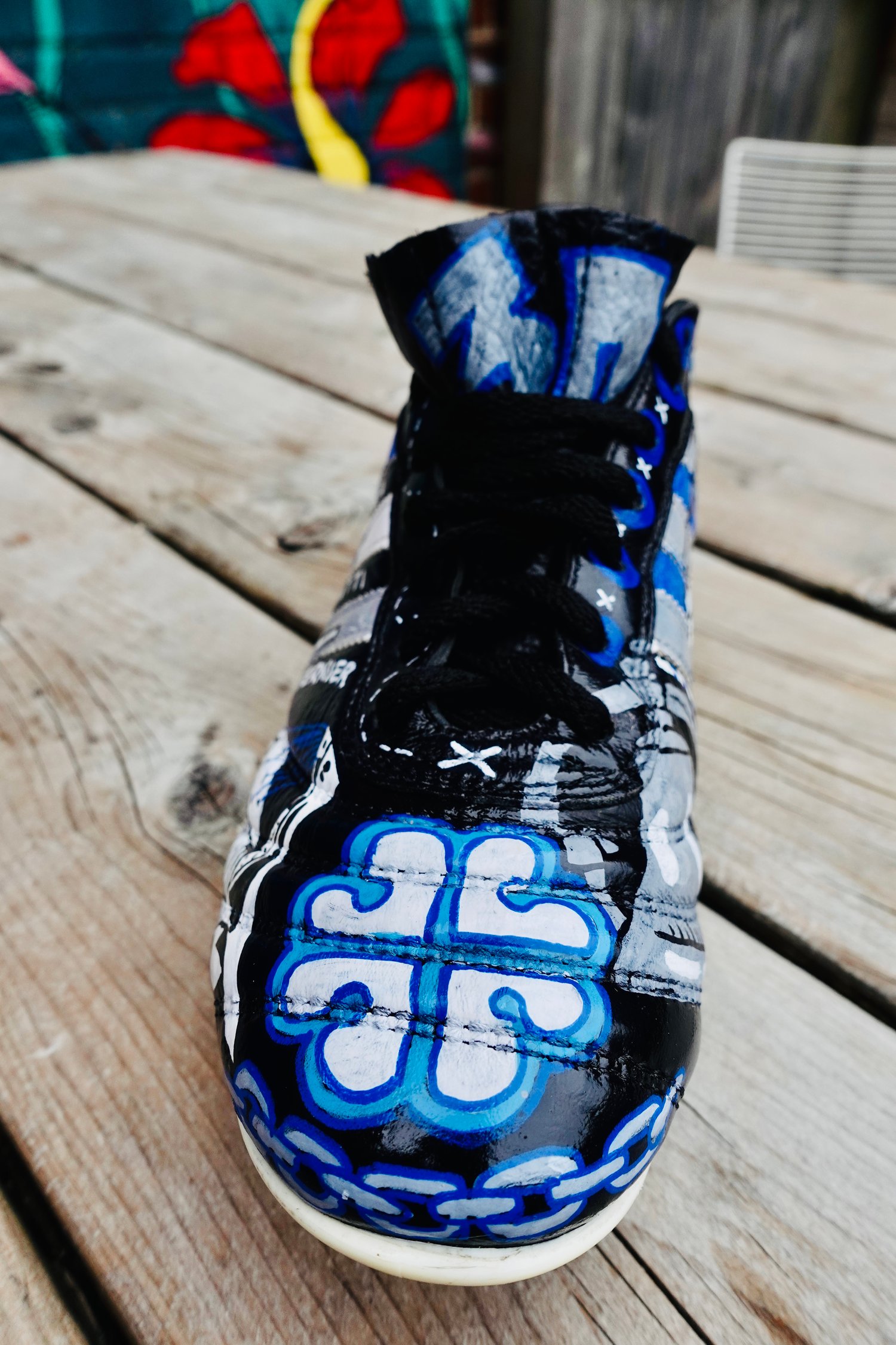 Image of Tribute au CF Montréal ( IMPACT ) sur soulier Adidas de soccer.