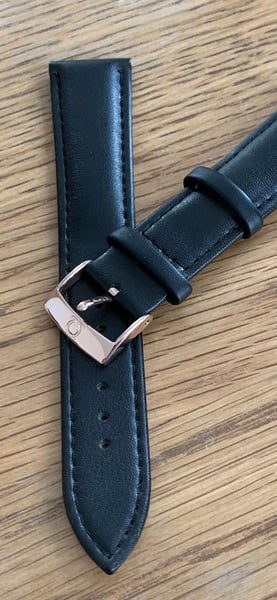 Image of omega,Top quality plain gents watch leather strap,black.18mm/20mm.omega engraved Rose Gold buckle