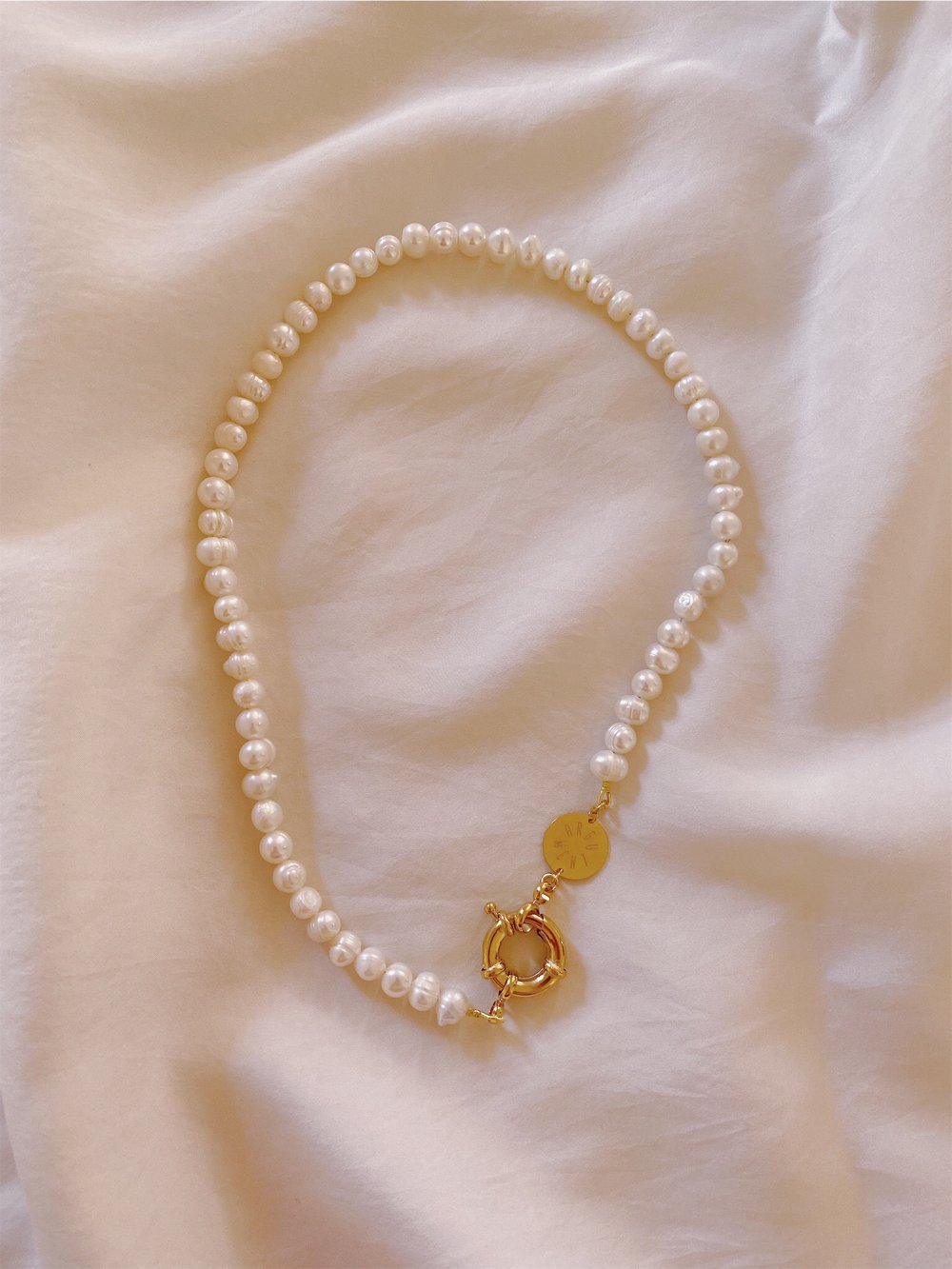 Image of COLLIER COURT perles de nacre