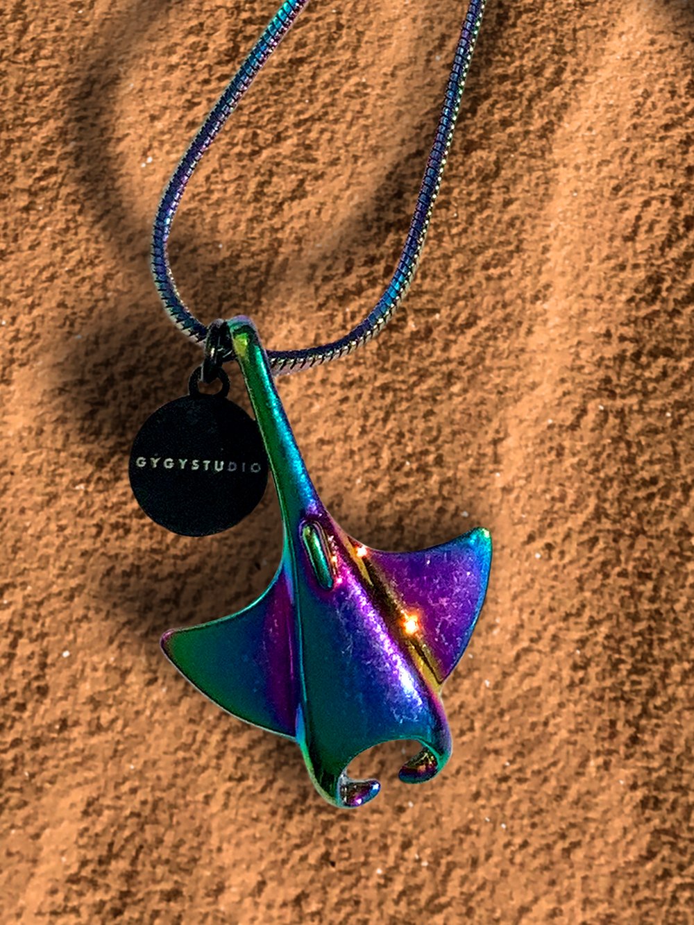 RAINBOW STINGRAY NECKLACE