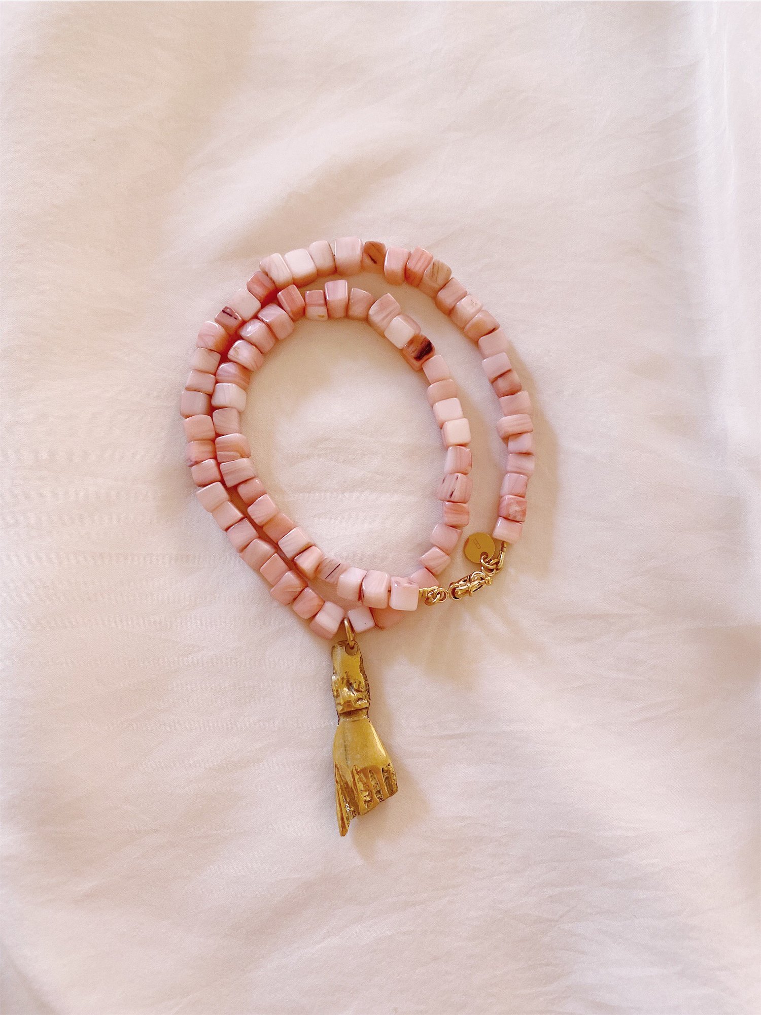 Image of Collier nacre rose