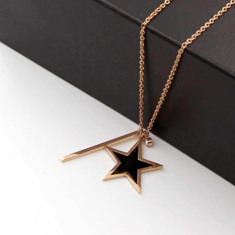 Blackstar Design Pendant Rose Gold chain