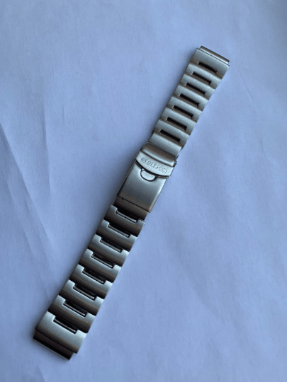 Image of Heavy duty genuine seiko sports gents watch strap,solid steel links/lugs.20mm.straight lugs,New.