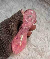 Image 2 of Love Girly Pink Glitter Glass Pipe   Color Changing Pipe