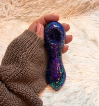 Image 5 of Blue Color-Shift Freezable Glitter Glass Pipe   