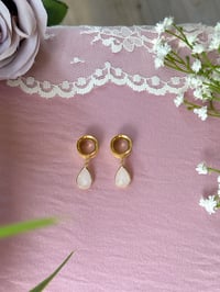 Image 2 of White Glass Angel Tears (Gold)