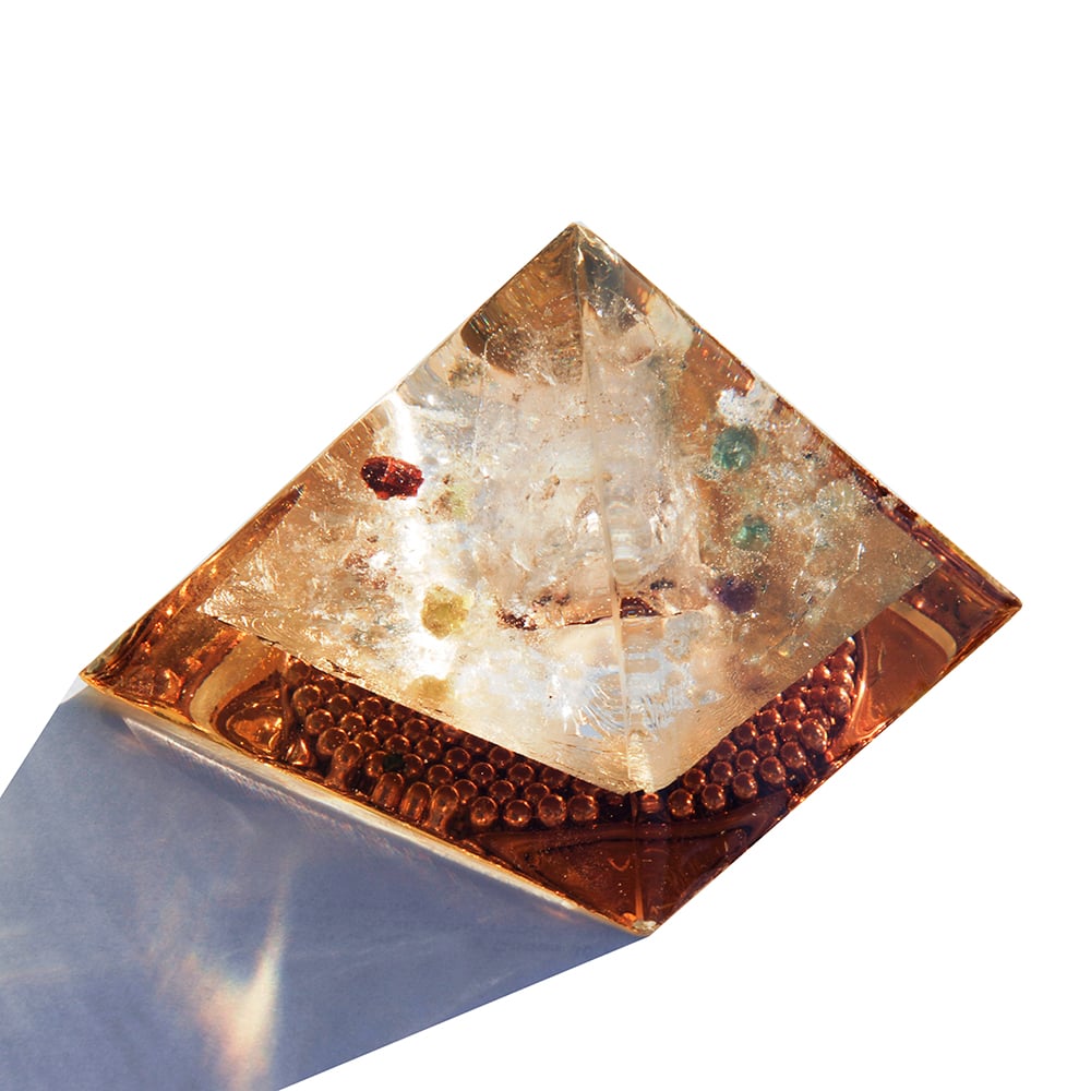 Image of Medium:  Brazilian Quartz/Apatite/Super7/Garnet/Peridot/Mica/Gd/Amber - 8