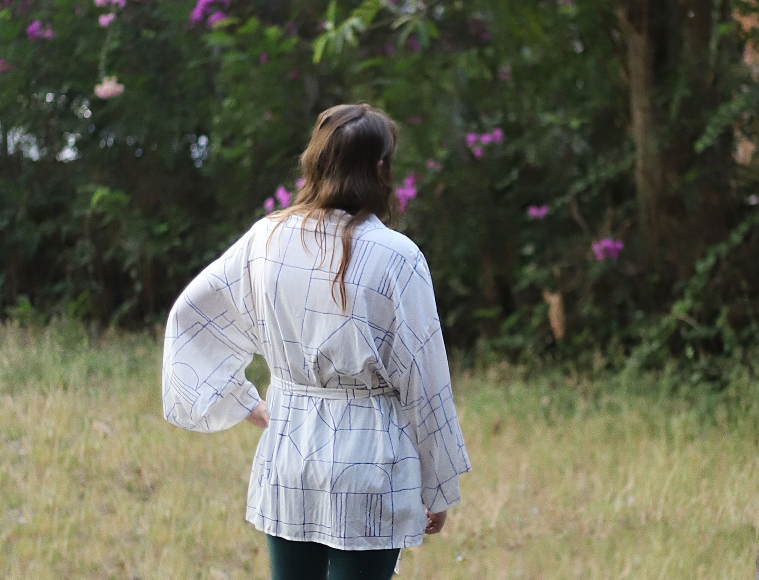 Image of BLUE DRAWING LIGHT KIMONO