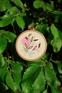 Leafy embroidery hoop 