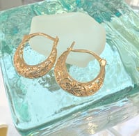 Image 2 of 14k vintage style Hawaiian plumeria hoop earrings 