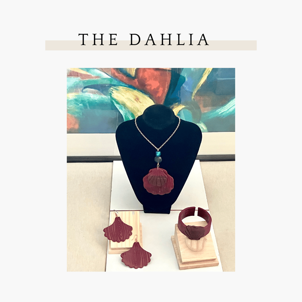 Image of The Dahlia Piece