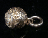 Image 1 of Original Victorian 9ct high carat yellow gold ornate ball pendant 2.3g