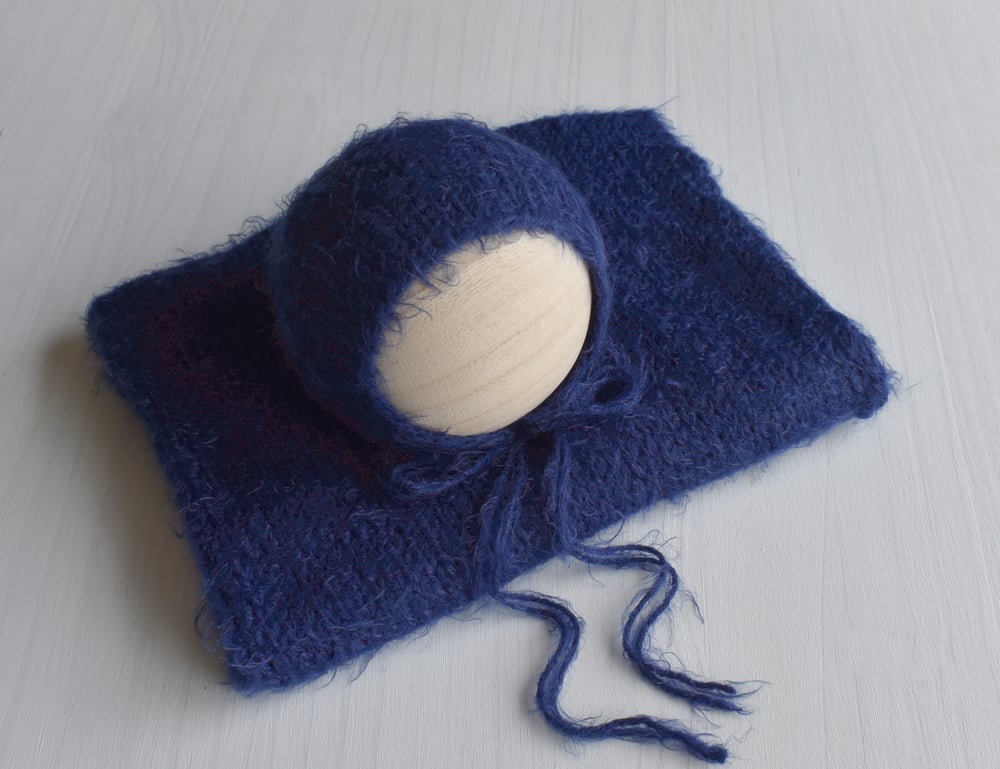 Image of Navy Fuzzy Knit Bonnet & Wrap