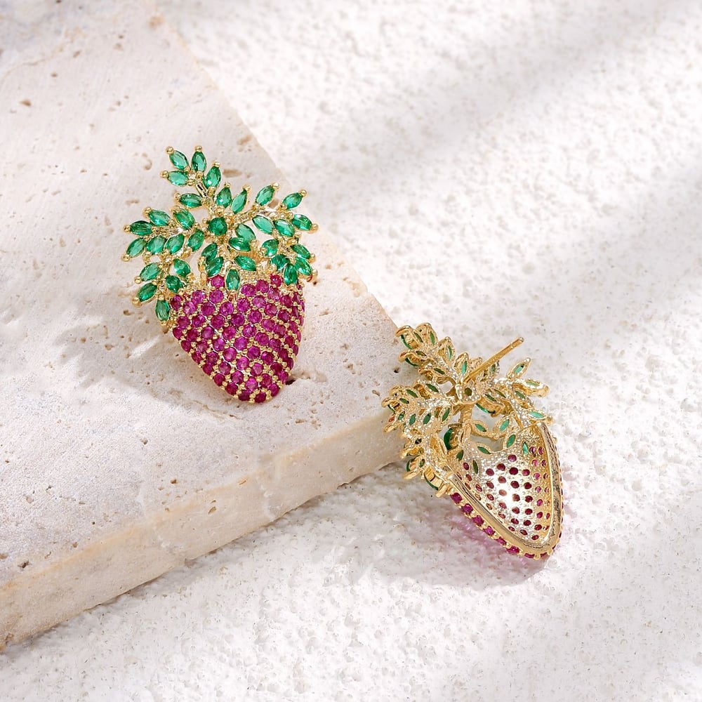 Image of STRAWBERRY CRUSH EARRINGS 