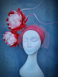 Image 2 of 'Calluna' in coral and soft pink