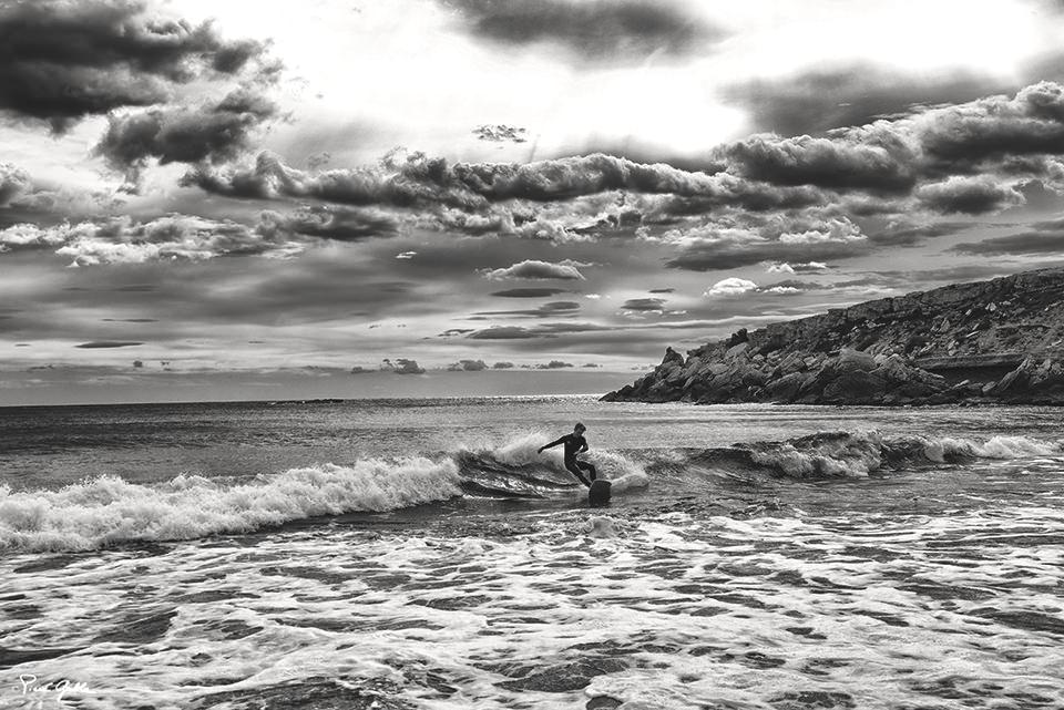 Image of SURF EN HIVER  SURFER IN WINTER