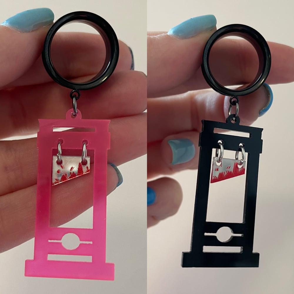 Image of Guillotine Tunnel Dangles (sizes 2g-2")