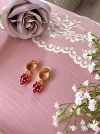 Image 1 of Red Strawberries (Gold)