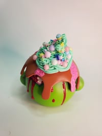 Image 3 of Zombie cupcake slime by creepymonsta 