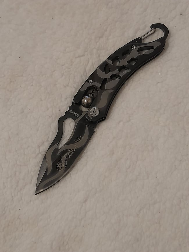 Lightweight Folding Knife with Back Clip