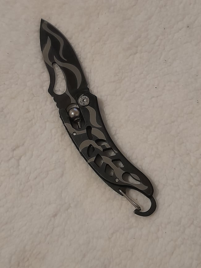 Lightweight Folding Knife with Back Clip